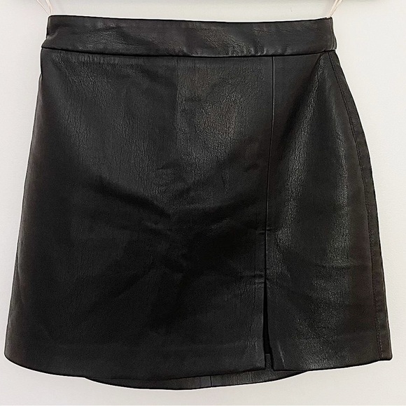 Wilfred Patio Mini Skirt with slit in Black - Picture 1 of 3